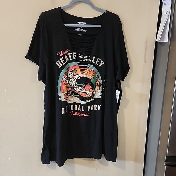 Cute Torrid top size 4 NWT - Picture 1 of 6